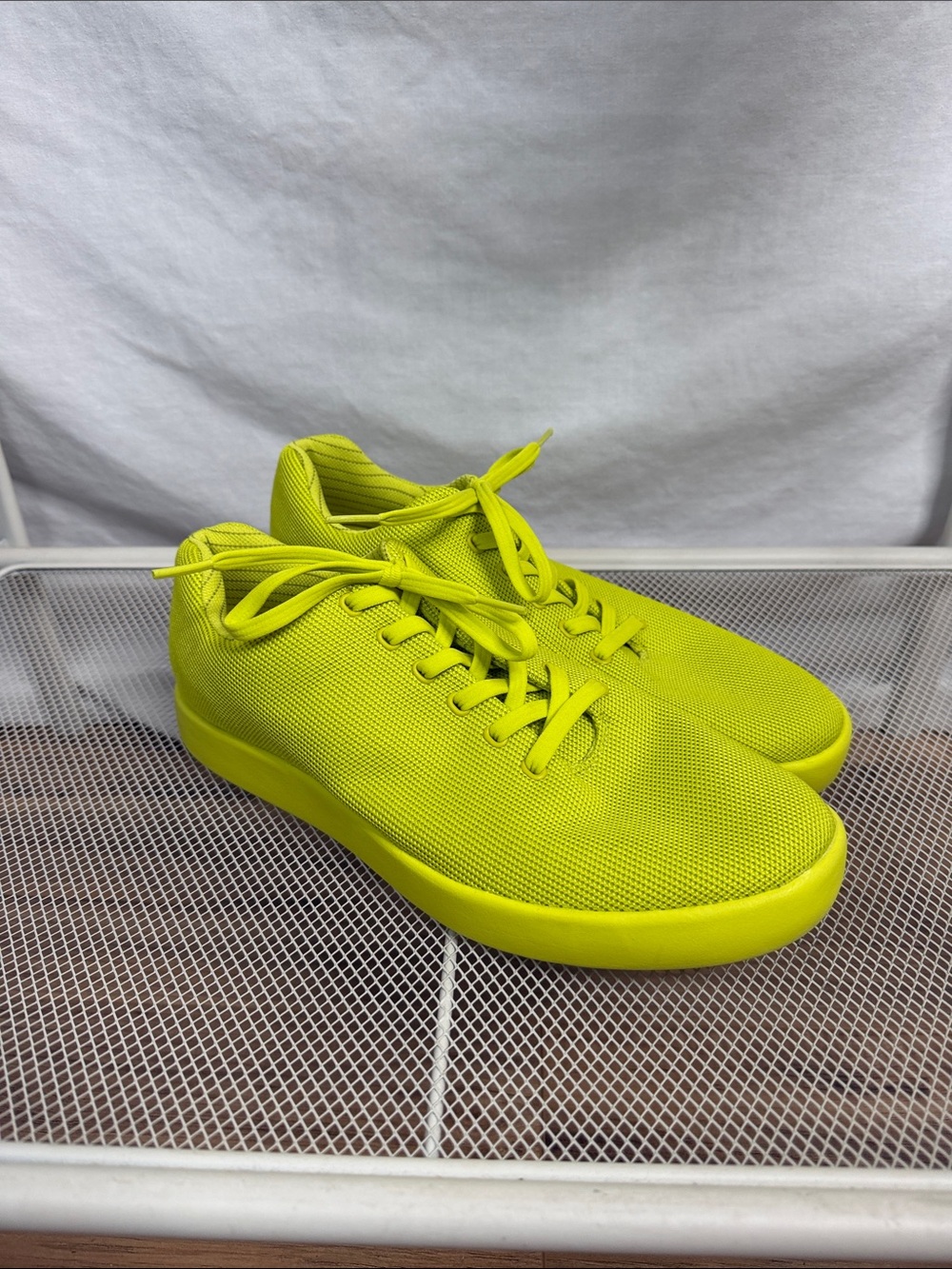 Atoms Model 000 M 11/W 12.5 Neon
Green Everyday Sneakers Stretch Lace Knit